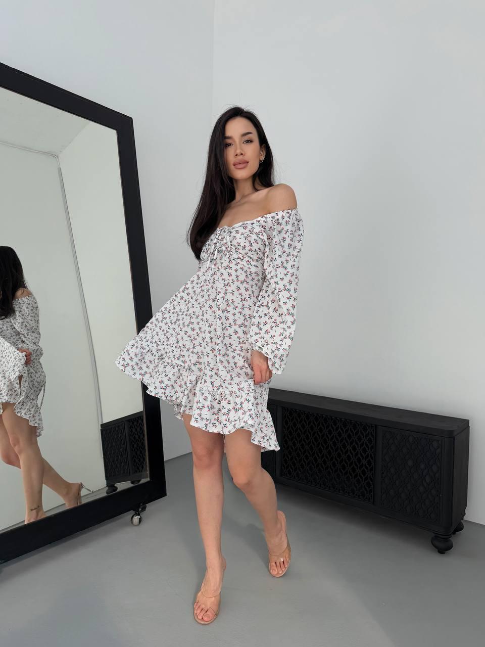 Молочна літня легка міні сукня крою кльош в квітковий принт з приємної м'якої тканини софт, фото 1