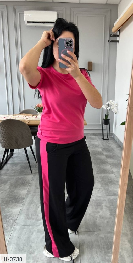 Костюм жіночий повсякденний зручний модний якісний футболка та широкі штани з лампасами розміри 42-48