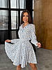 Біла ніжна літня жіночна сукня-сорочка з поясом в тон в дрібний квітковий принт з софтуму принті, фото 3