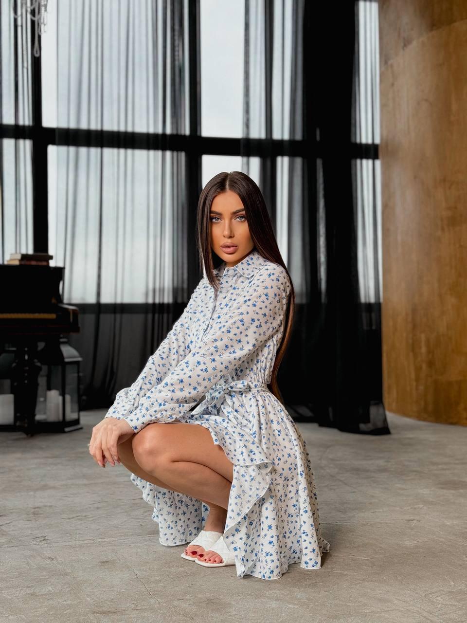 Біла ніжна літня жіночна сукня-сорочка з поясом в тон в дрібний квітковий принт з софтуму принті, фото 1