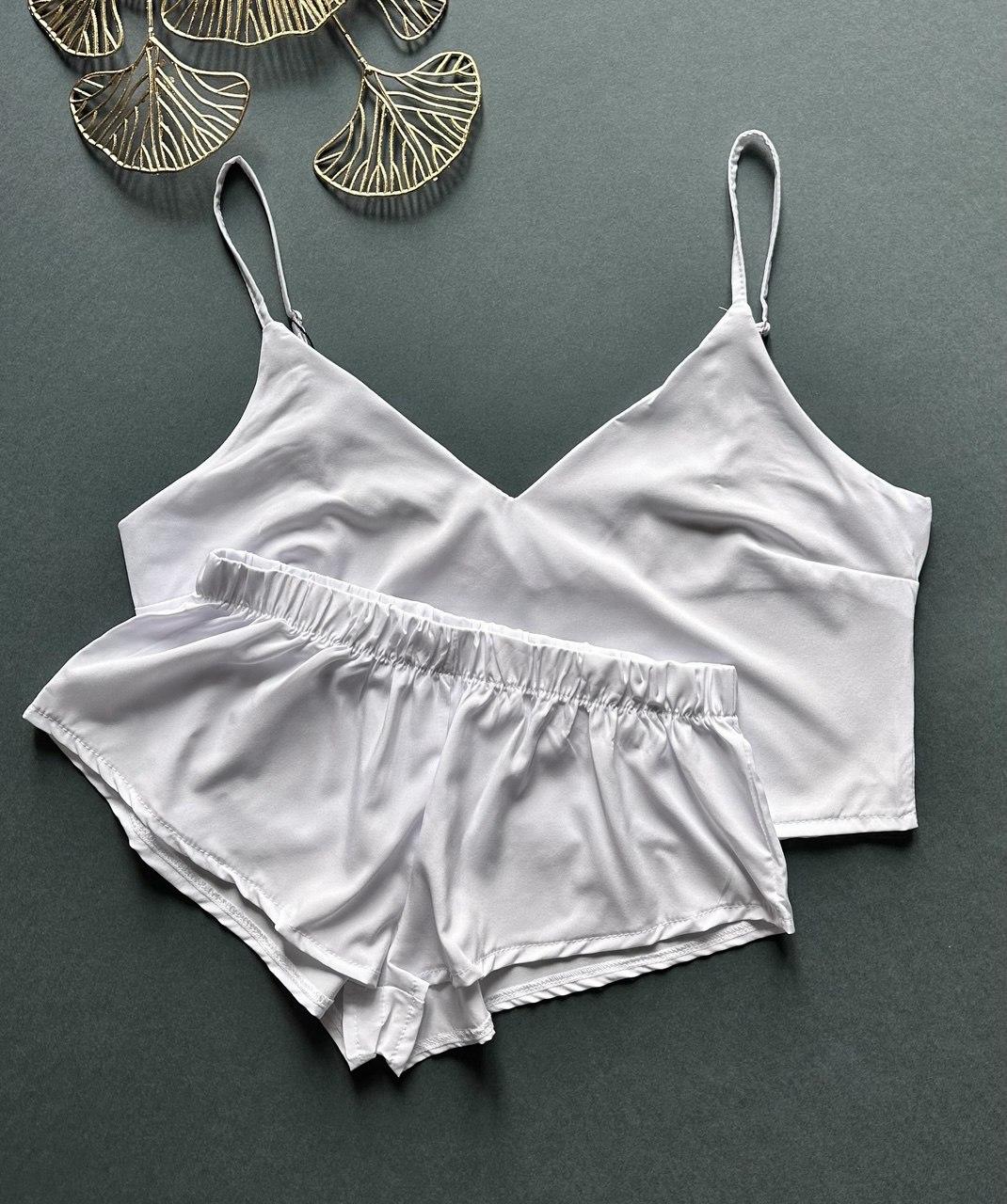 Біла піжама з тканини софт майка-топ + шорти.