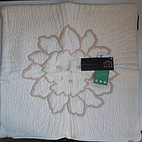 Ошатна декоративна натуральна кремова наволочка "Atica" Manterol