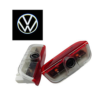 Штатне підсвічування на дверях автомобіля з логотипом Volkswagen