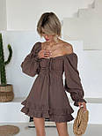 Плаття жіноче муслін коротке з довгими рукавами рюшами та відкритими плечима, фото 4