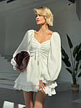 Плаття жіноче муслін коротке з довгими рукавами рюшами та відкритими плечима, фото 7