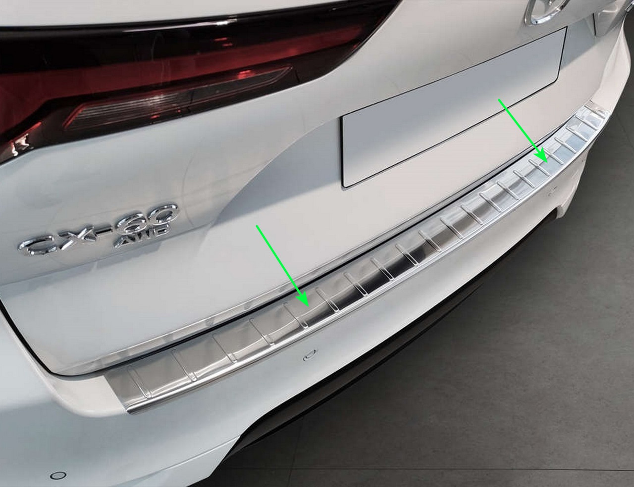 Захисна накладка на задній бампер для Mazda CX-60 2022+ /срібляста нерж.сталь/