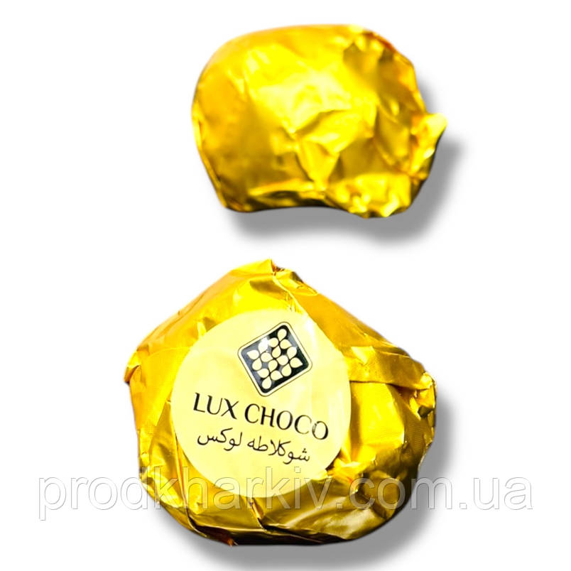 Цукерки преміумкласу Lux Choco з подрібненим мигдалем і фісташкою в молочному шоколаді 2 шт., фото 1