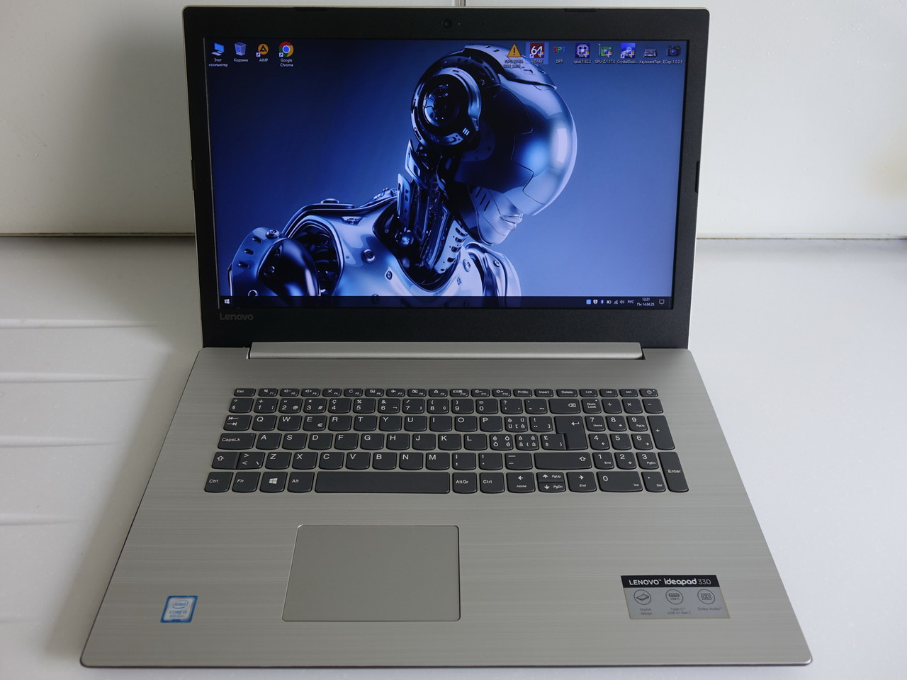 LENOVO ideapad 330-17ikb, 17.3 HD, i5-8250U, 8gb, 1tb, Win10, Intel UHD 620, Win10