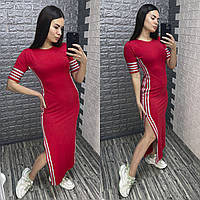 Красное платье в пол с серебристыми лампасами