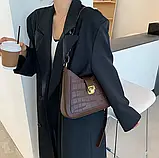 Модна жіноча сумка середнього розміру на плече, фото 3