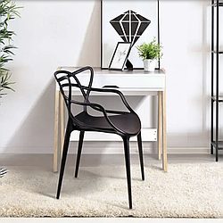 Стілець пластиковий дизайнерський СДМ-Груп Мастерс чорний