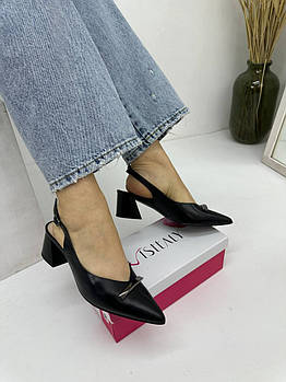 Босоніжки жіночі Visttaly F937-05H-Н021Y чорні шкіряні 37