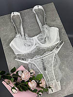 Кружевной комплект нижнего белья Виктория Сикрет без пуш ап белый со стразами Victoria`s Secret