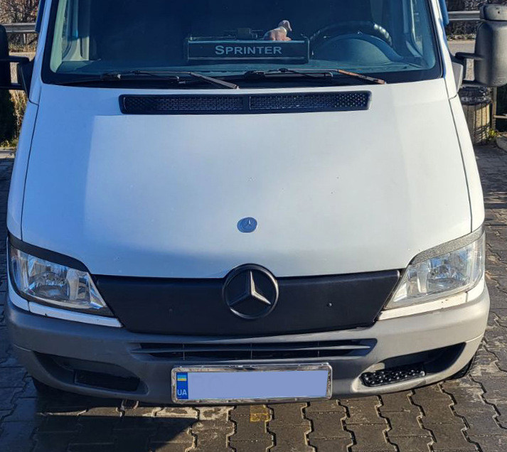 Зимова накладка на решітку 2000-2002 Глянцева для Mercedes Sprinter W901/902/903/904/905 рр