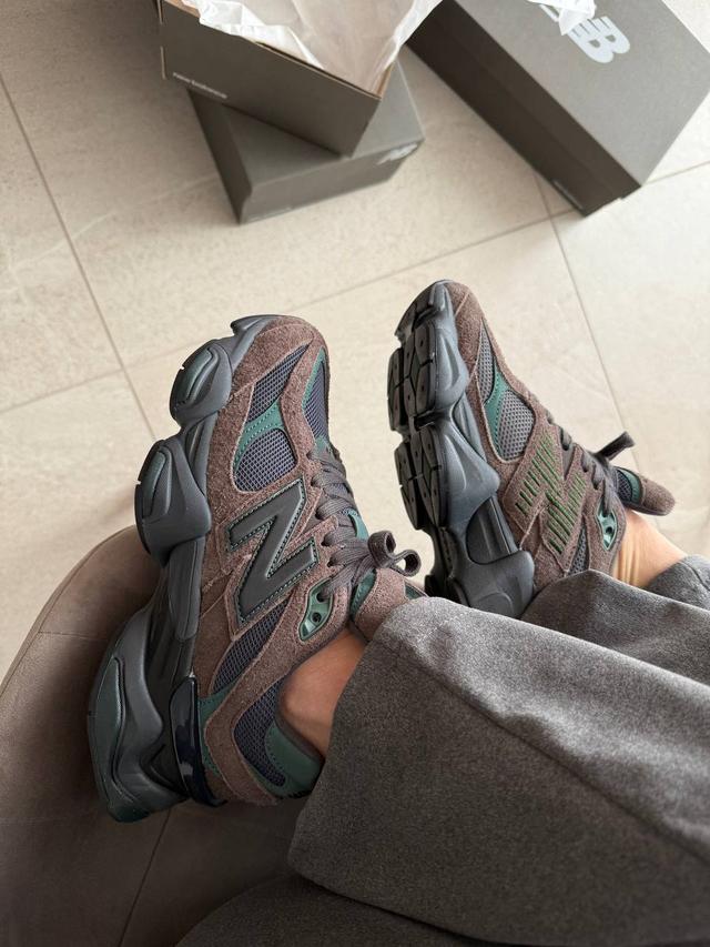 Кросівки жіночі New Balance 9060 Beef Broccoli