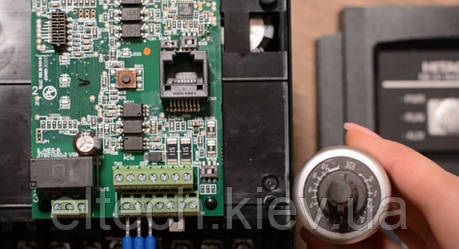 Як керувати обертами мотора за допомогою перетворювача частоти HITACHI NES1, без пульту NES1-OP