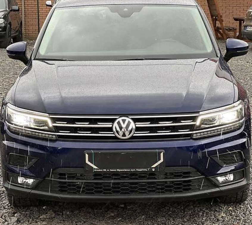 Накладки на решітку 2016-2020 (2 шт. нерж) для Volkswagen Tiguan рр