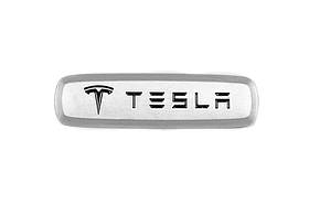 Шильдик алюмінієвий для килимків (1шт) для Тюнінг Tesla