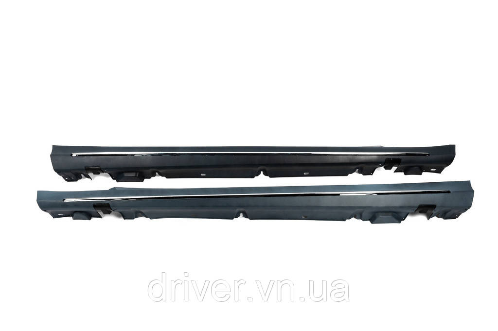 Боковые пороги AMG для Mercedes C-сlass W205 2014-2021 гг