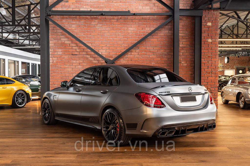 Задний диффузор с насадками Silver (Дизайн С63 2018-2021) для Mercedes C-сlass W205