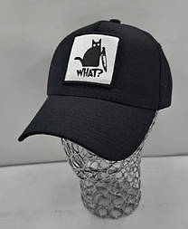 Модна бейсболка унісекс у чорному кольорі з логотипом What?