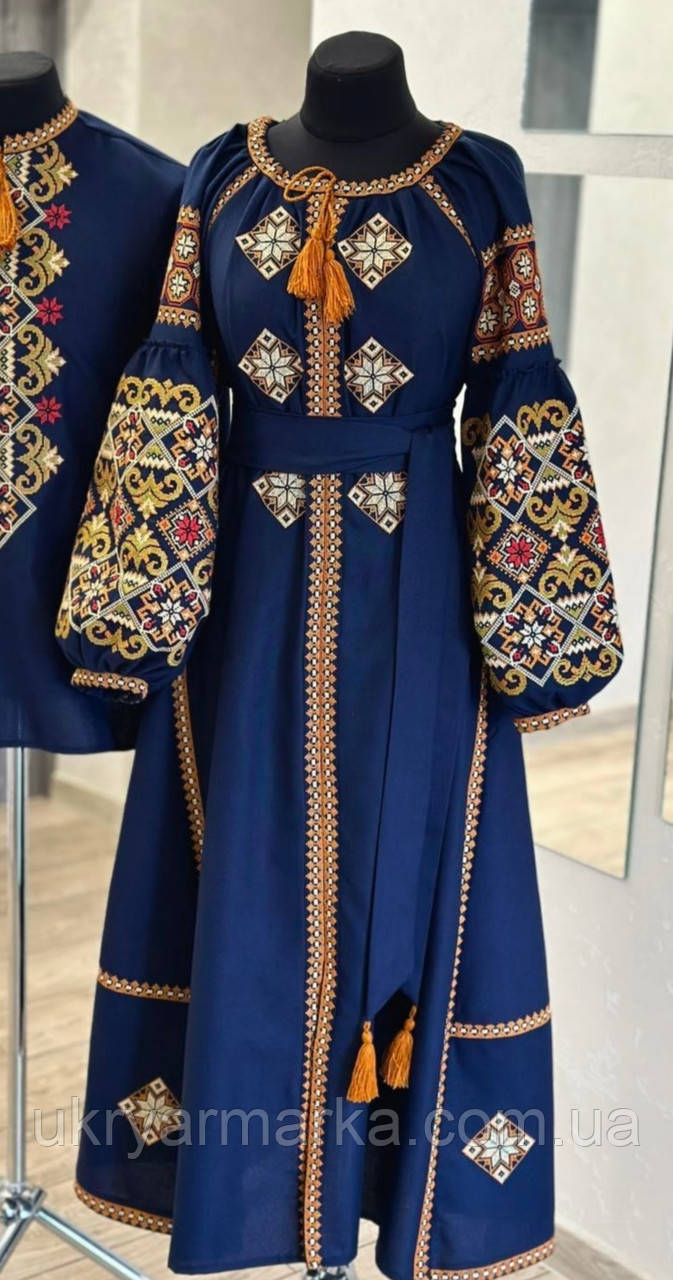 Синя вишита сукня "Оберіг кохання"