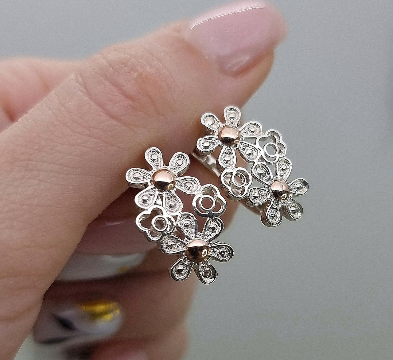 Серебряные серьги с золотом цветочной тематики Самоцвет, фото 1