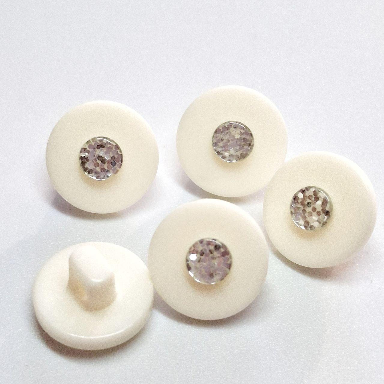 Гудзик круглий глянцевий молочний зі сріблястим декором 11мм, фото 1