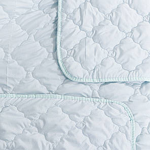 Літня полуторна ковдра 150х210 см тонка стьобана мікрофібра / холофайбер однотонна блакитна, фото 3