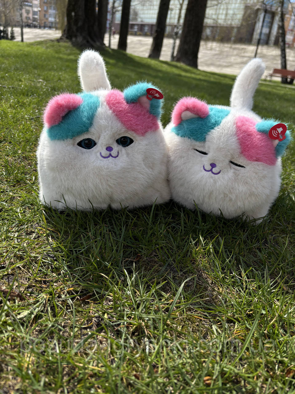 Інтерактивний пухнастий котик який закриває та відкриває очі та реагує на дотик, муркотить та співає пісеньки., фото 1