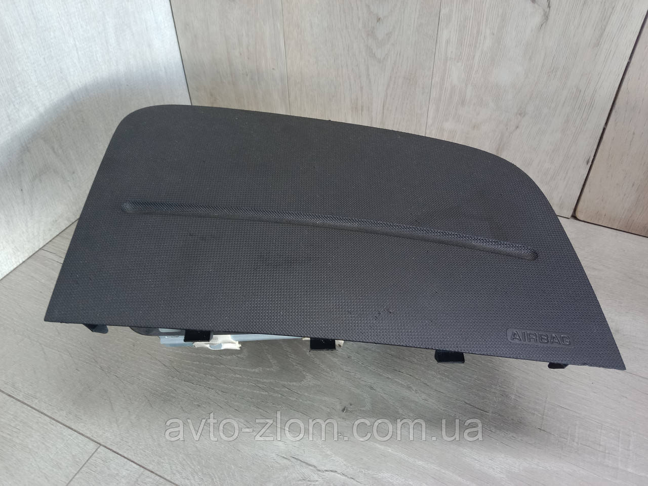 Подушка безпеки пасажира Airbag Skoda Fabia 2. Шкода Фабія 2. 5J1880202B.