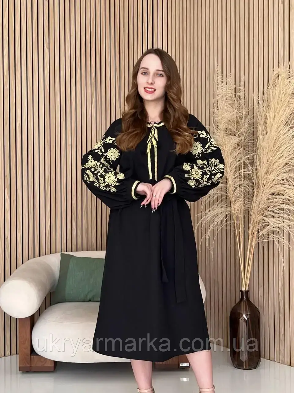 Чорна сукня вишита  "Золоті птахи"