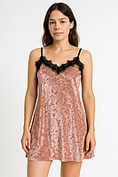 Пеньюар жіночий велюровий з мереживом персик