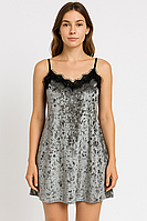 Пеньюар жіночий велюровий з мереживом сірий з мереживом на бретелях