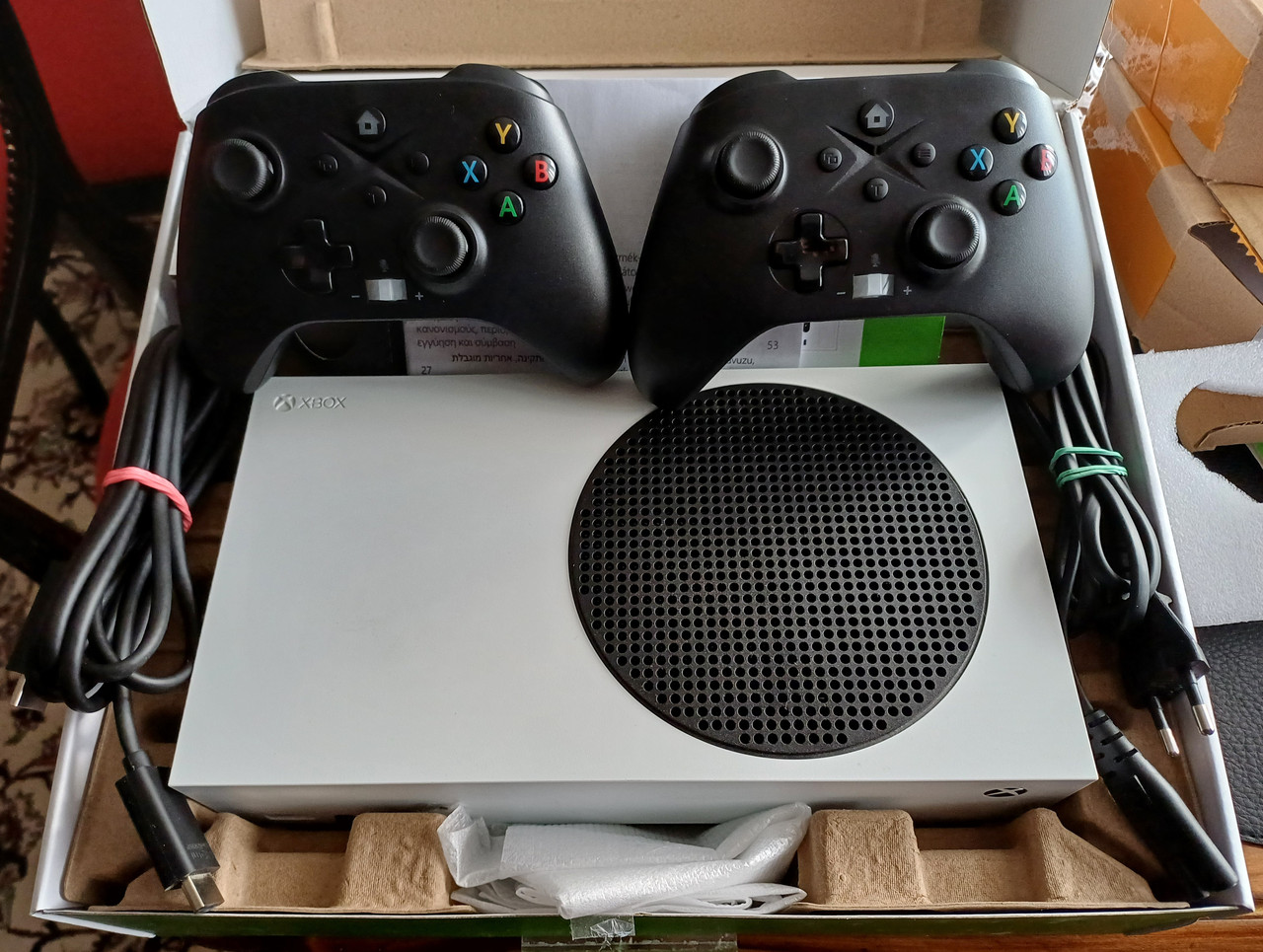 Ігрова консоль приставка xbox series s два геймпади контролери