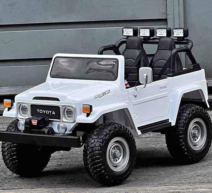Дитячий двомісний джип Toyota Land Cruiser (білий колір) з пультом дистанційного керування 2.4G, фото 1