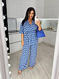 Синій жіночий прогулянковий костюм зі штапелю з принтом батал, фото 5