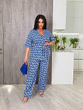 Синій жіночий прогулянковий костюм зі штапелю з принтом батал, фото 6