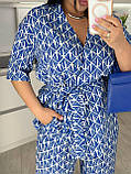 Синій жіночий прогулянковий костюм зі штапелю з принтом батал, фото 7