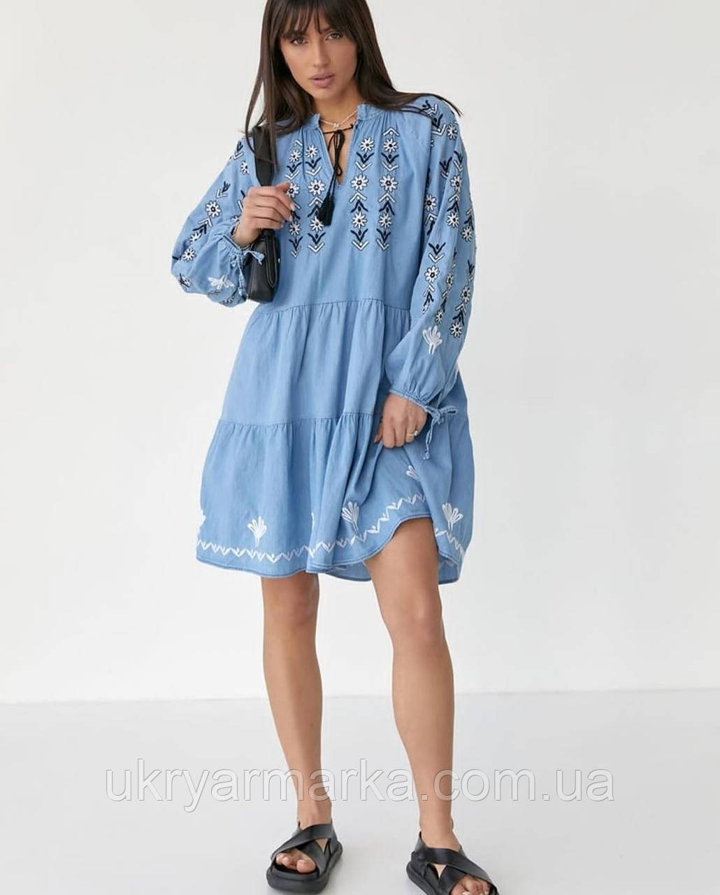 Молодіжна легка сукня з вишивкою "Тейлор"