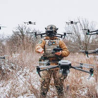 РЕБ-системи та дрони: як зупинити FPV-атаку за 1 секунду