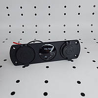 Автомобільна зарядка з двома USB-портами розеткою прикурювача та цифровим дисплей