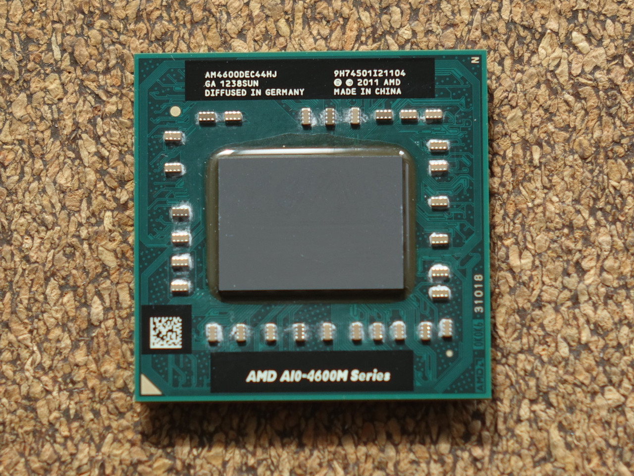 Процесор для ноутбука AMD A10 4600M + Radeon HD 7660G, AM4600DEC44HJ, 2.3-3.2GHz, 4M, TDP 35W, Socket FS1