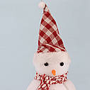 Декор новорічний Сніговик 24 см у шапочці червона клітинка, фото 2