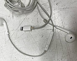 Навушники Apple EarPods with Lightning Connector гарнитура