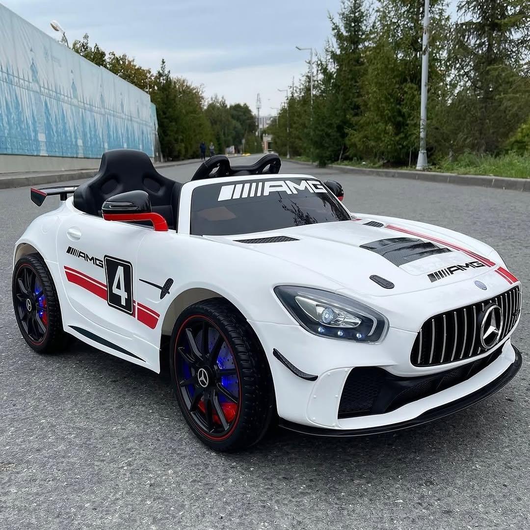 Дитячий електромобіль на акумуляторі Mercedes M 4050 на радіокеруванні для дітей 3-8 років білий