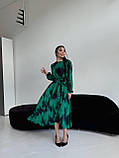 Зелене плаття з чорним принтом з американського крепу з поясом на гумці, фото 5