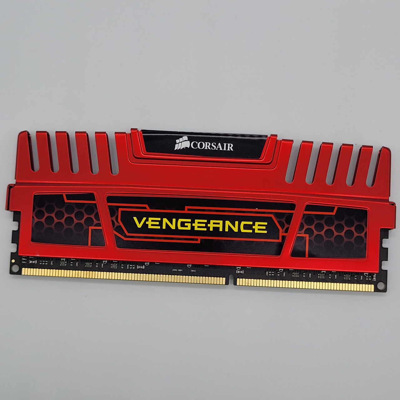 Ігрова оперативна пам'ять Corsair Vengeance DDR3 8Gb 1866MHz PC3-14900U 2R8 CL10 (CMZ32GX3M4X1866C10R) Б/В