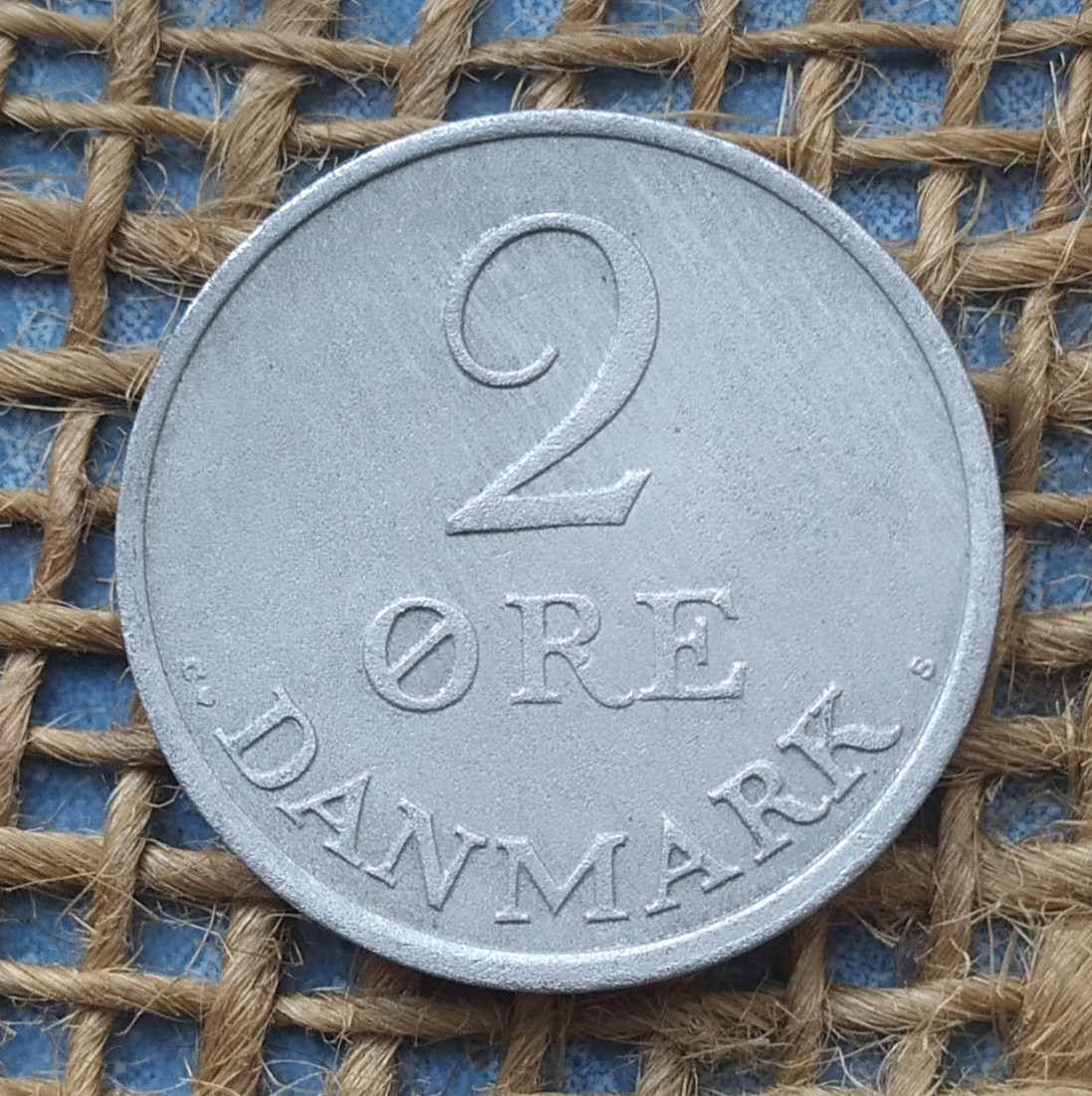 2 ере 1965 року. Данiя