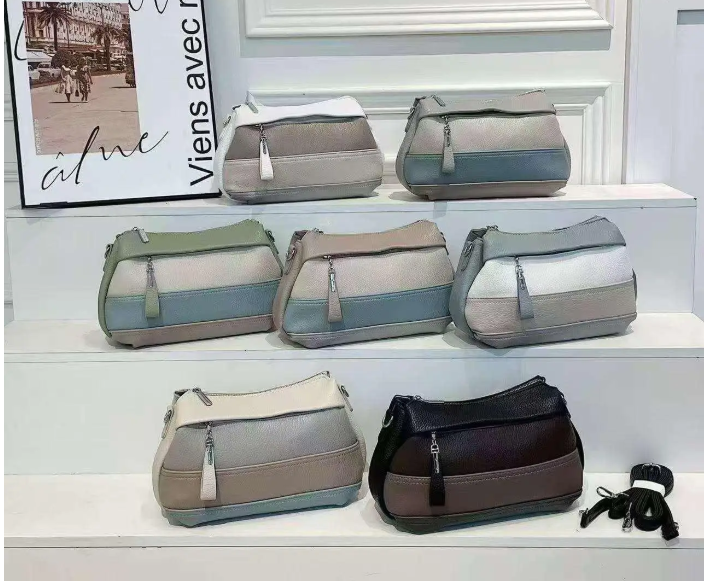 Сумка жіноча у смужку на блискавці з довгим ремінцем зі штучної шкіри у різних кольорах Fedya, фото 1